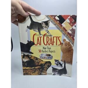 Cat Crafts: More Than 50 Purrrfect Projects Cusick, Dawn paperback Used - Good